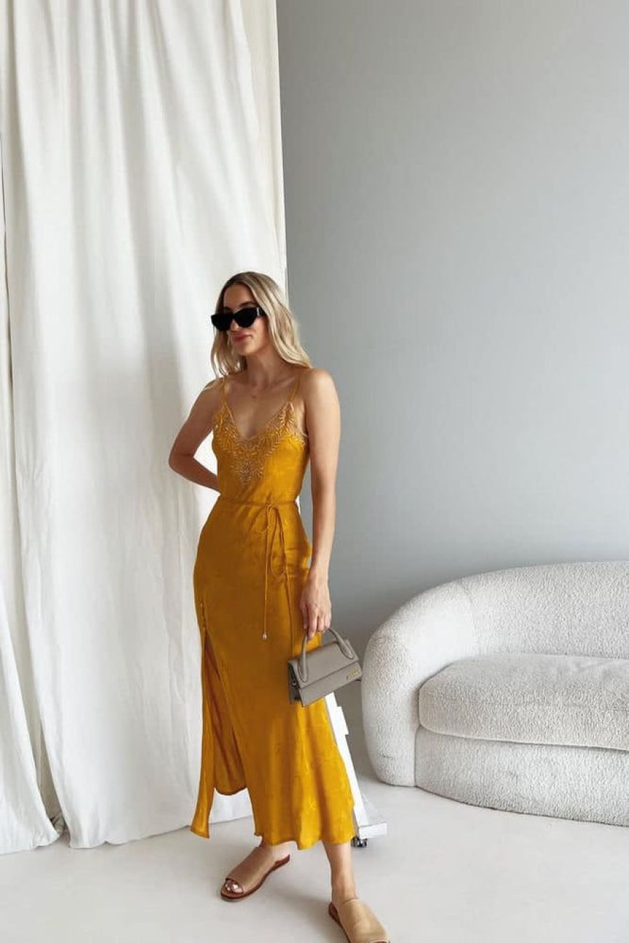 Dresses And Playsuits Barefoot Blonde | Sveta Midi Dress